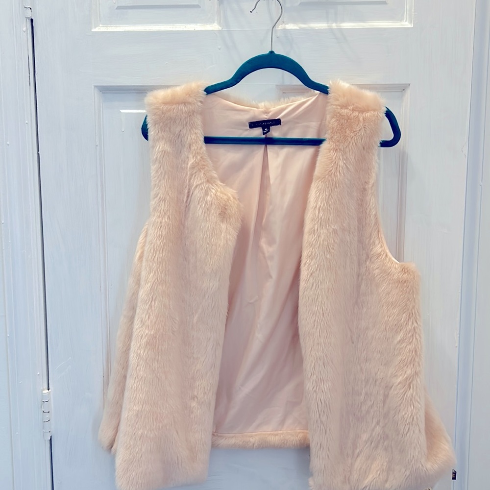 Faux fur light pink soft vest!